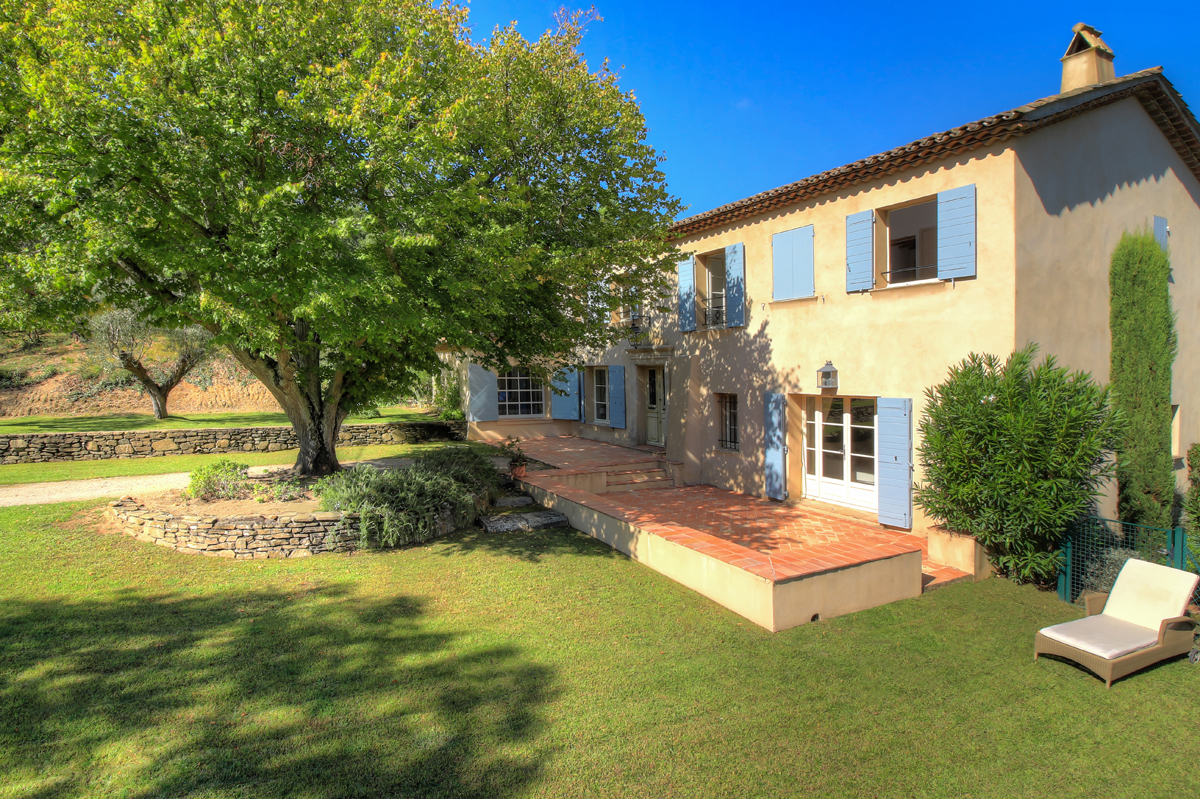 overview_facade_entrance_WEB